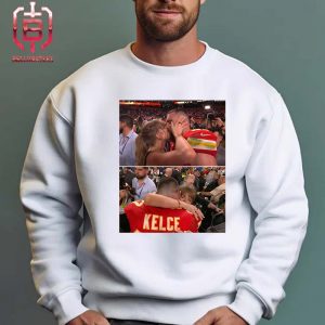 Taylor Swift Cheers With Her Boy Friend Travis Kelce With Kansas City Chiefs Super Bowl LVIII Champions NFL Unisex T-Shirt
